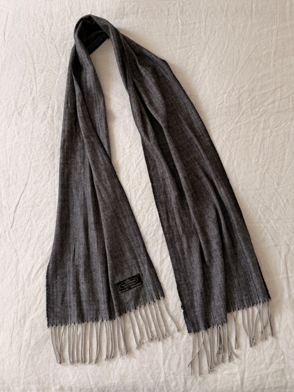 Cashmere Men's Gray Herringbone Fringed Scarf